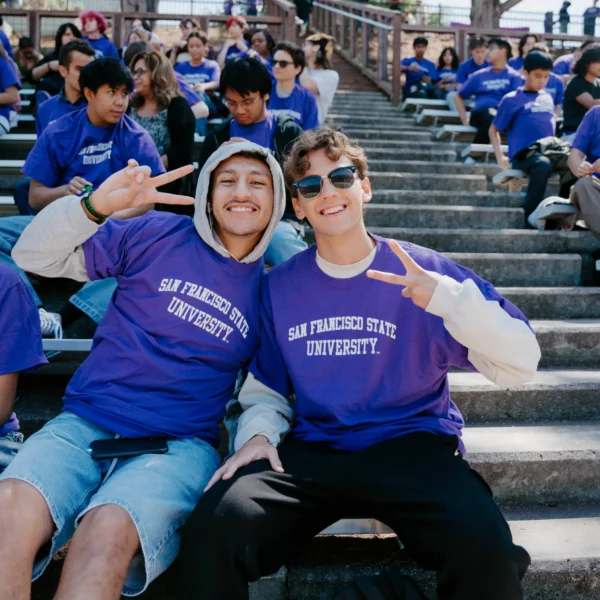 SFSU students wearing purple SFSU tshirts