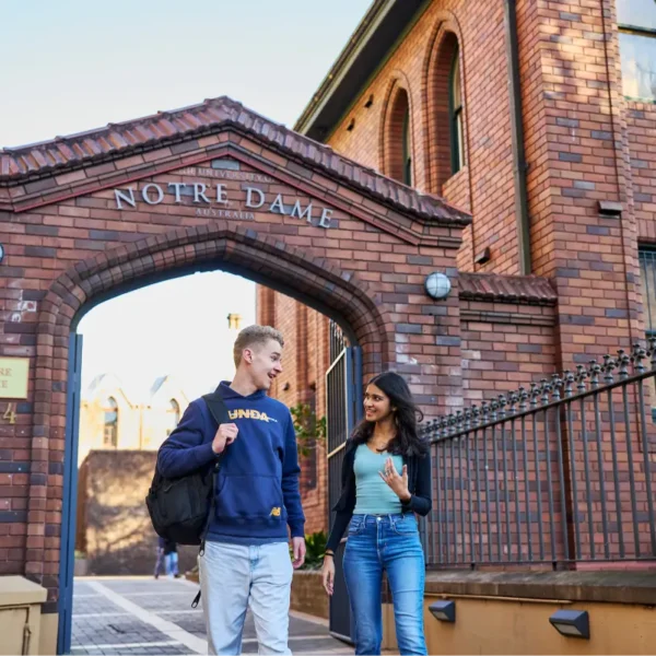 UNDA Students on campus entrance