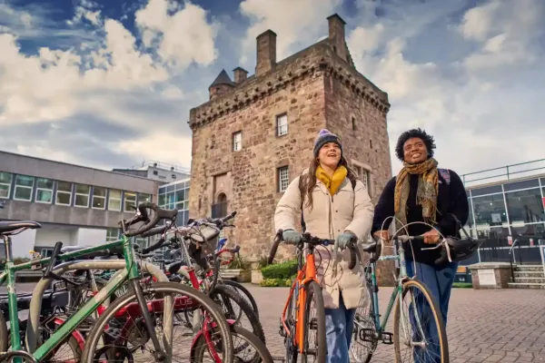 Students with bicycles at Merchiston campus, Edinburgh Napier University